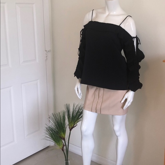 JULIETTE Off The Shoulder with Pleated Ruffle Top - Picture 2 of 9
